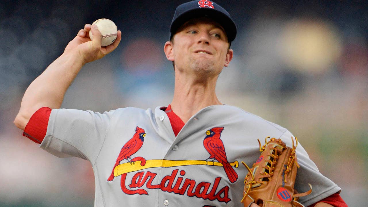 Leake will face several former teammates as Cards take on Reds